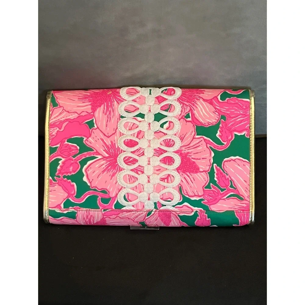 Lilly‎ Pulitzer Clutch Pink Green Floral Print White Lace Trim Gold Accents